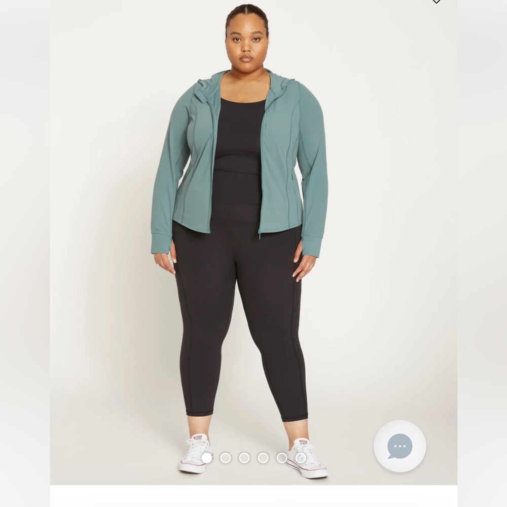 NWT Next to naked cropped pocket leggings in size large (22/24)